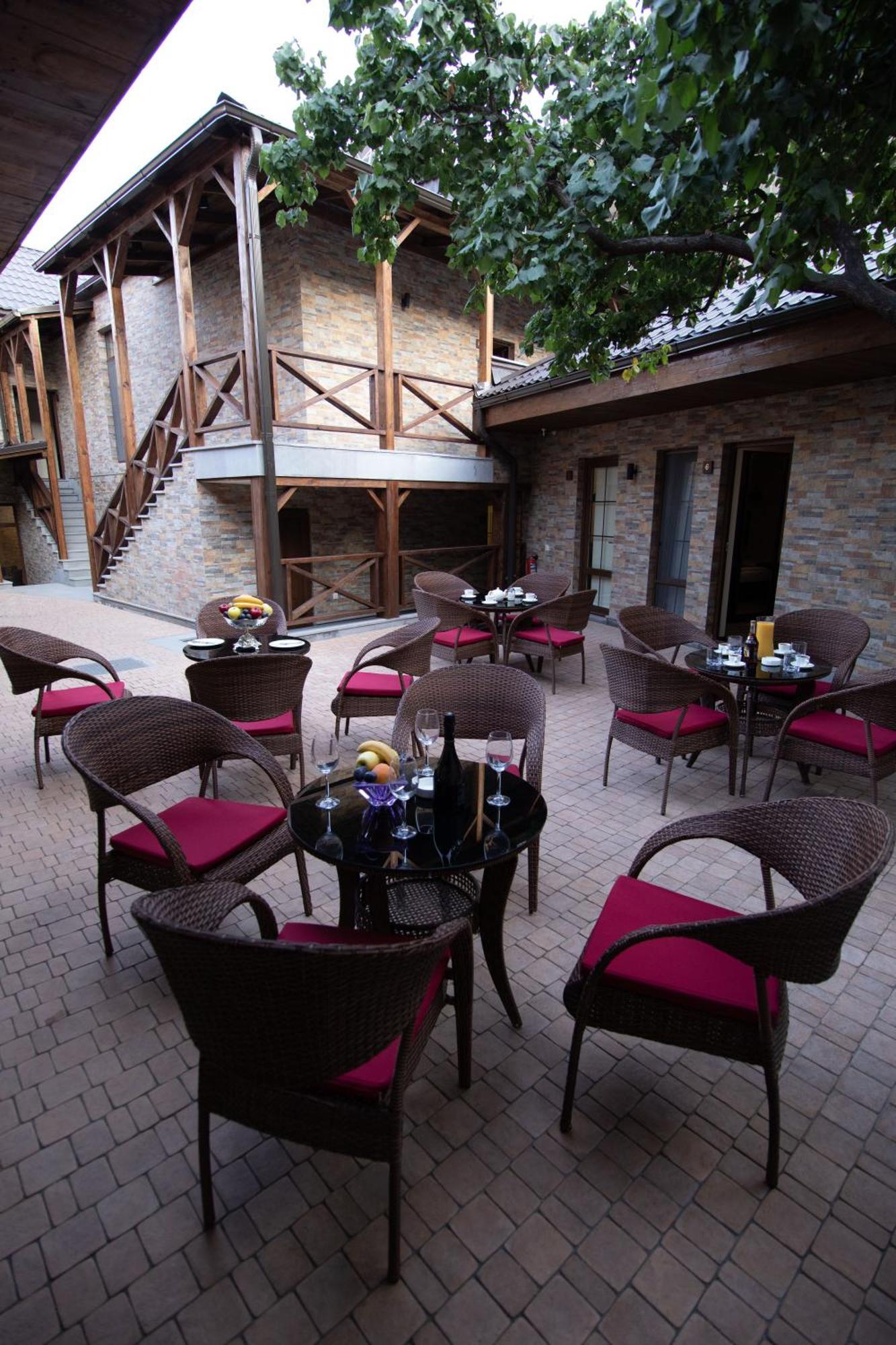 Boutique Living Hotel Erivan Exterior foto