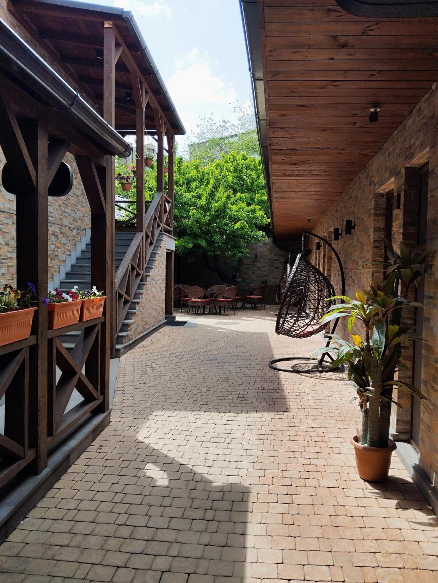 Boutique Living Hotel Erivan Exterior foto